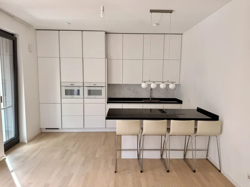 Stadtwohnung mit Balkon: Modernes 3-Zimmer-Zuhause in Berlin-Tiergarten — photo 1